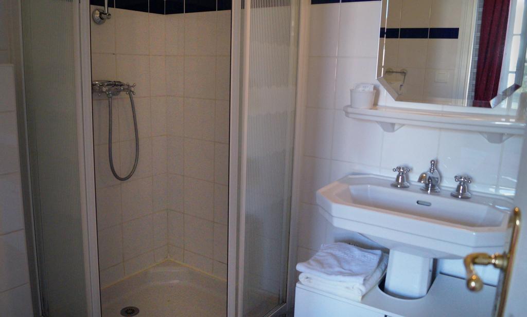 Hotel Du Saumon Buzancy  Kamer foto