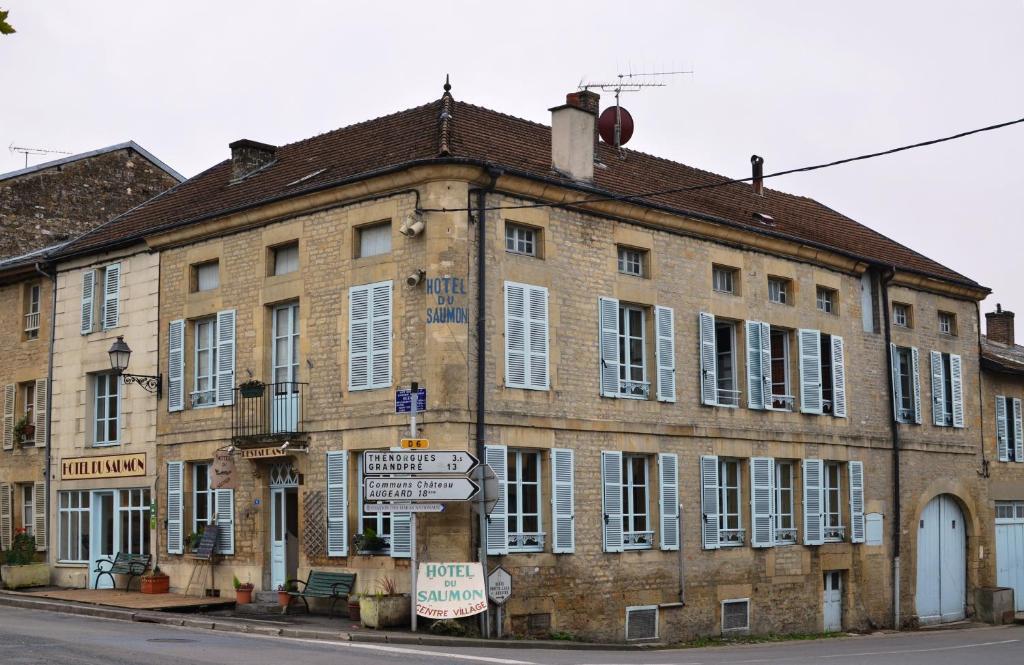 Hotel Du Saumon Buzancy  Buitenkant foto